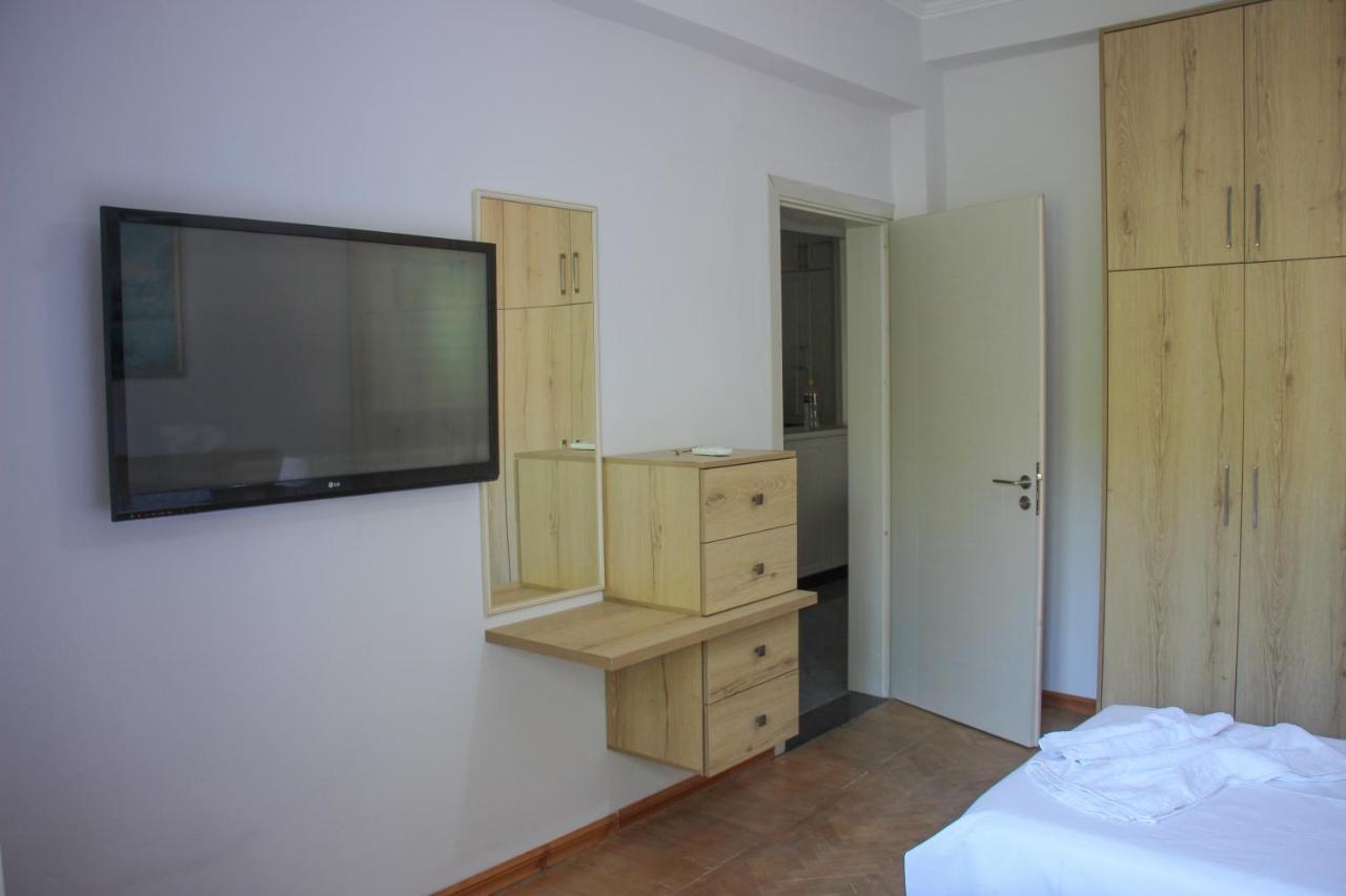 Ballo Apartments Gjirokastër Exteriör bild