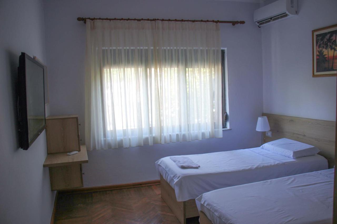 Ballo Apartments Gjirokastër Exteriör bild